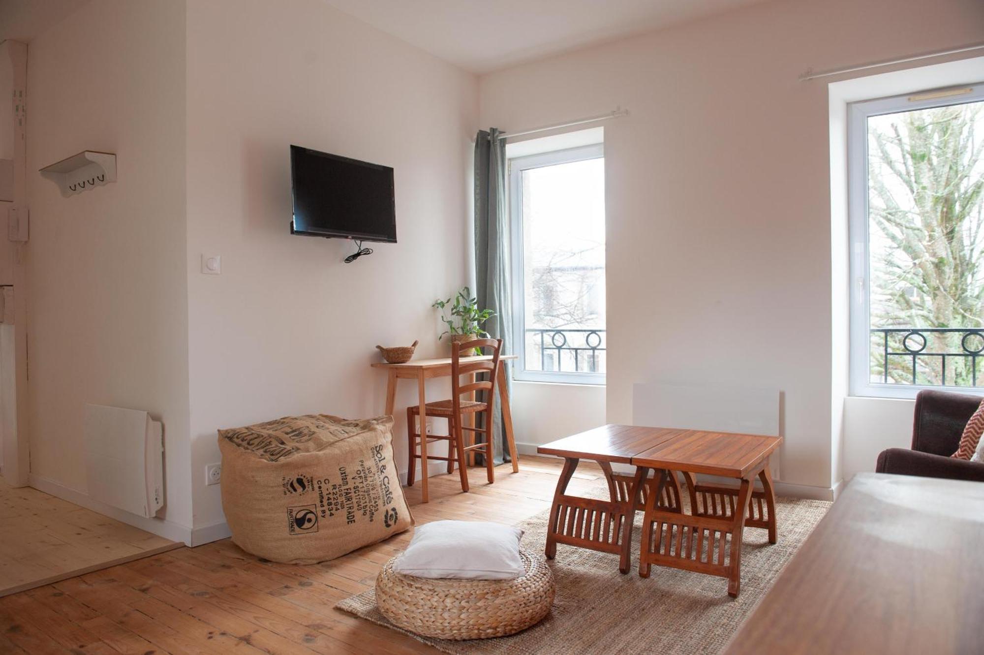 Immeuble De 3 Appartements Avec Cour Interieure Breszt Kültér fotó