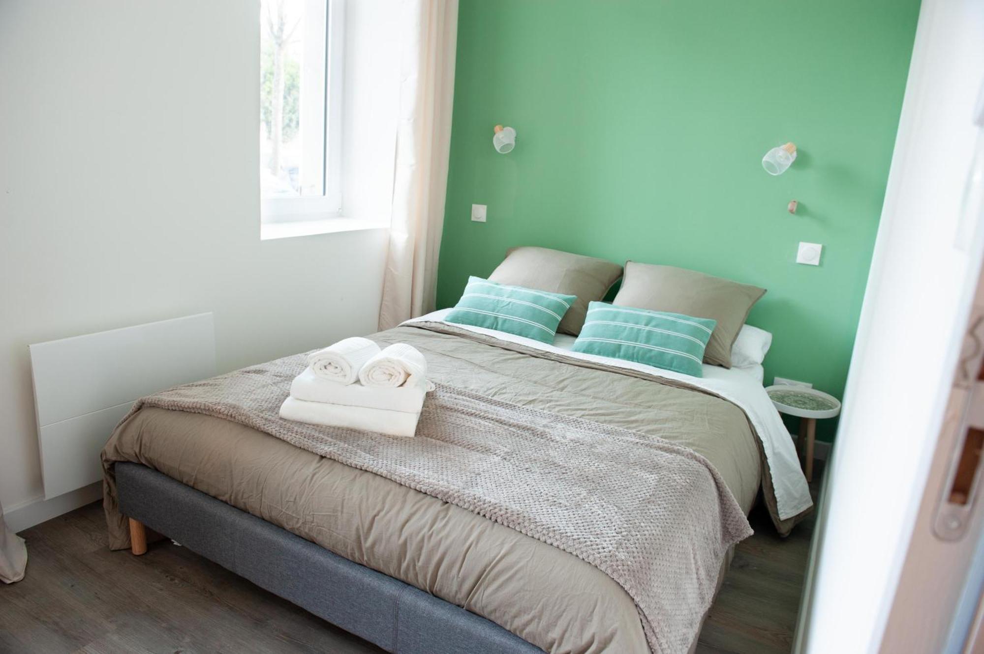 Immeuble De 3 Appartements Avec Cour Interieure Breszt Kültér fotó