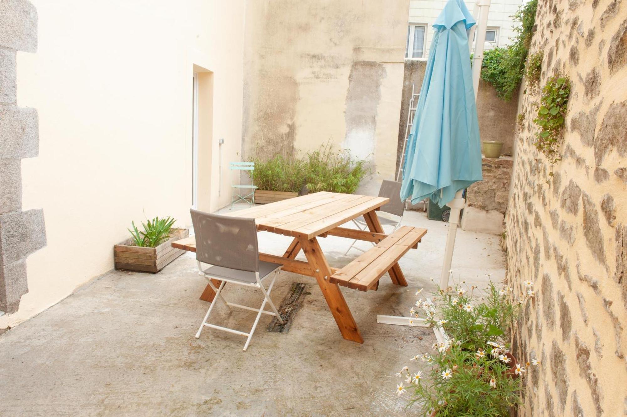 Immeuble De 3 Appartements Avec Cour Interieure Breszt Kültér fotó