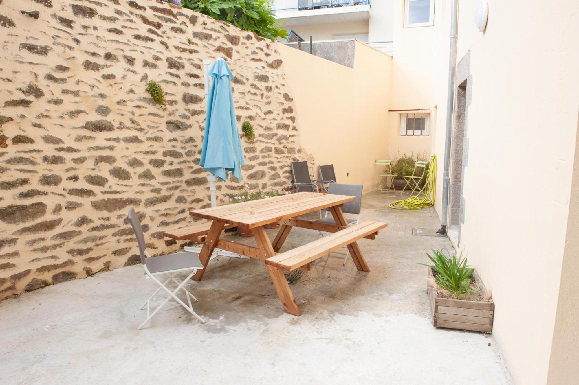 Immeuble De 3 Appartements Avec Cour Interieure Breszt Kültér fotó